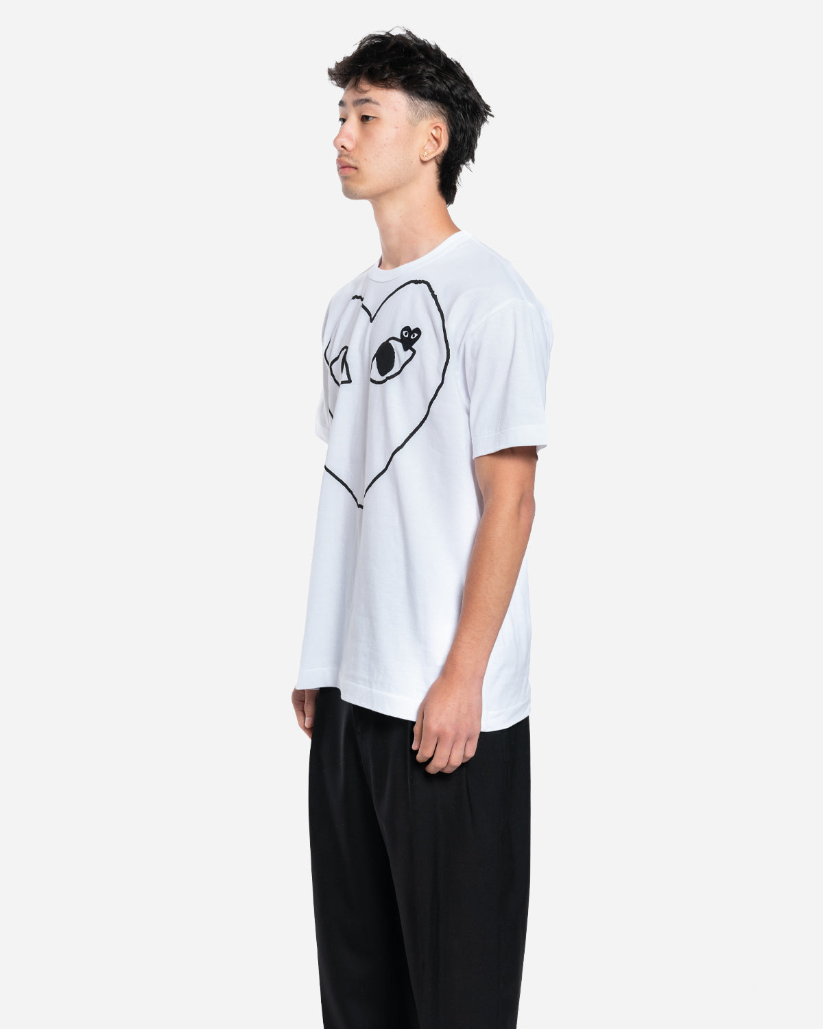 T-Shirt Outline Heart