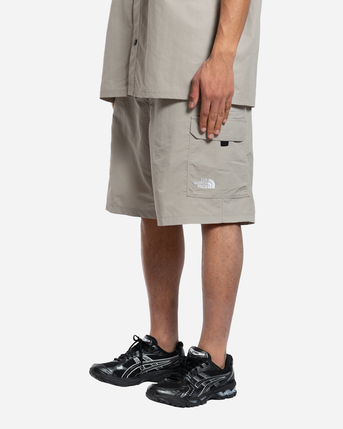 Short NSE Gris
