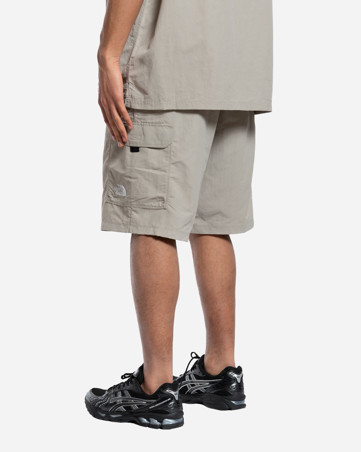 Short NSE Gris
