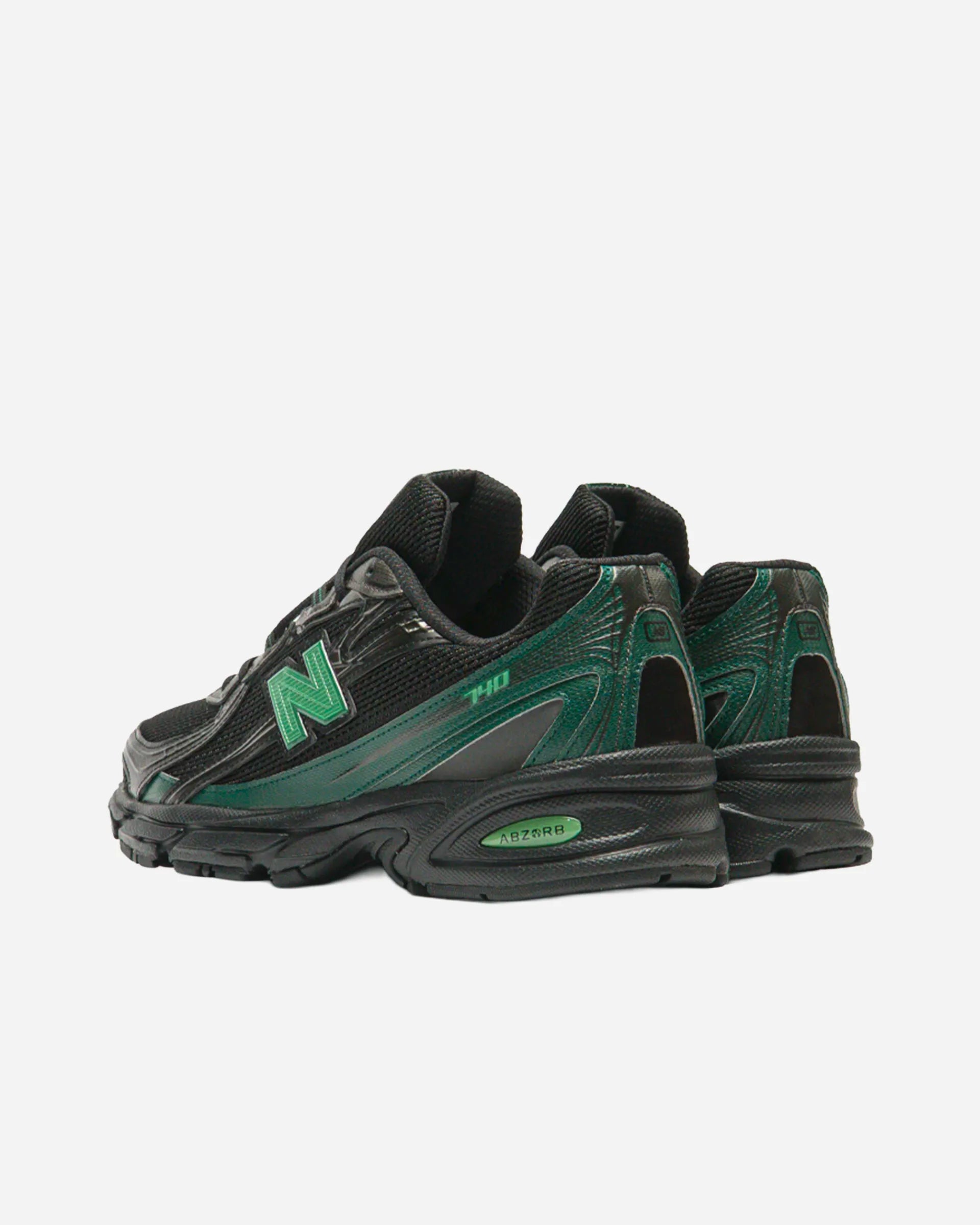 New Balance 740 Black/Nordic Green