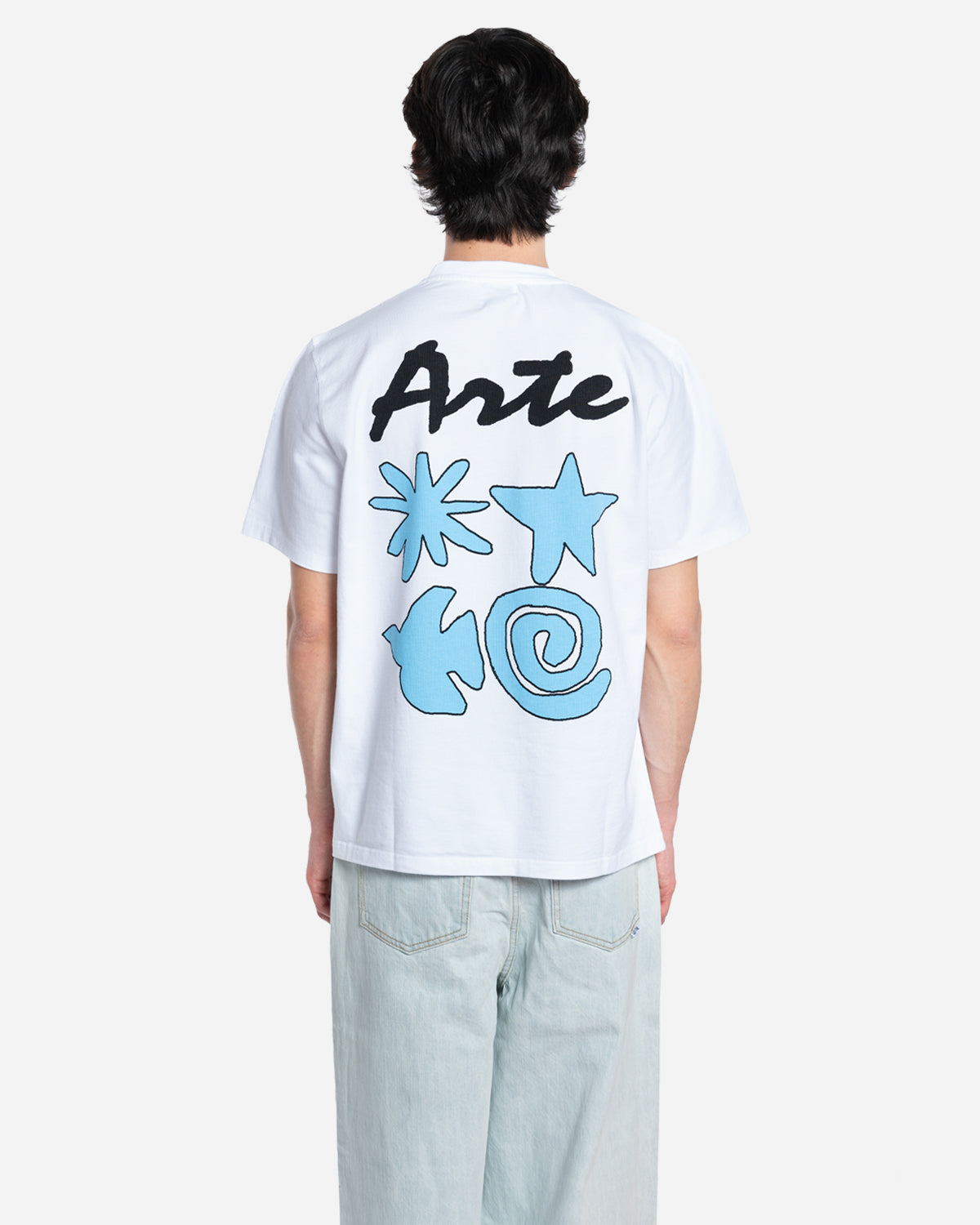 Arte Marque T-shirt 4 éléments Le T-shirt présente un graphique sérigraphié dans le dos qui reprend le thème de la collection, white