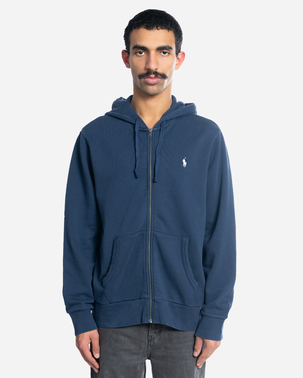 Sweatshirt à Capuche Zippé