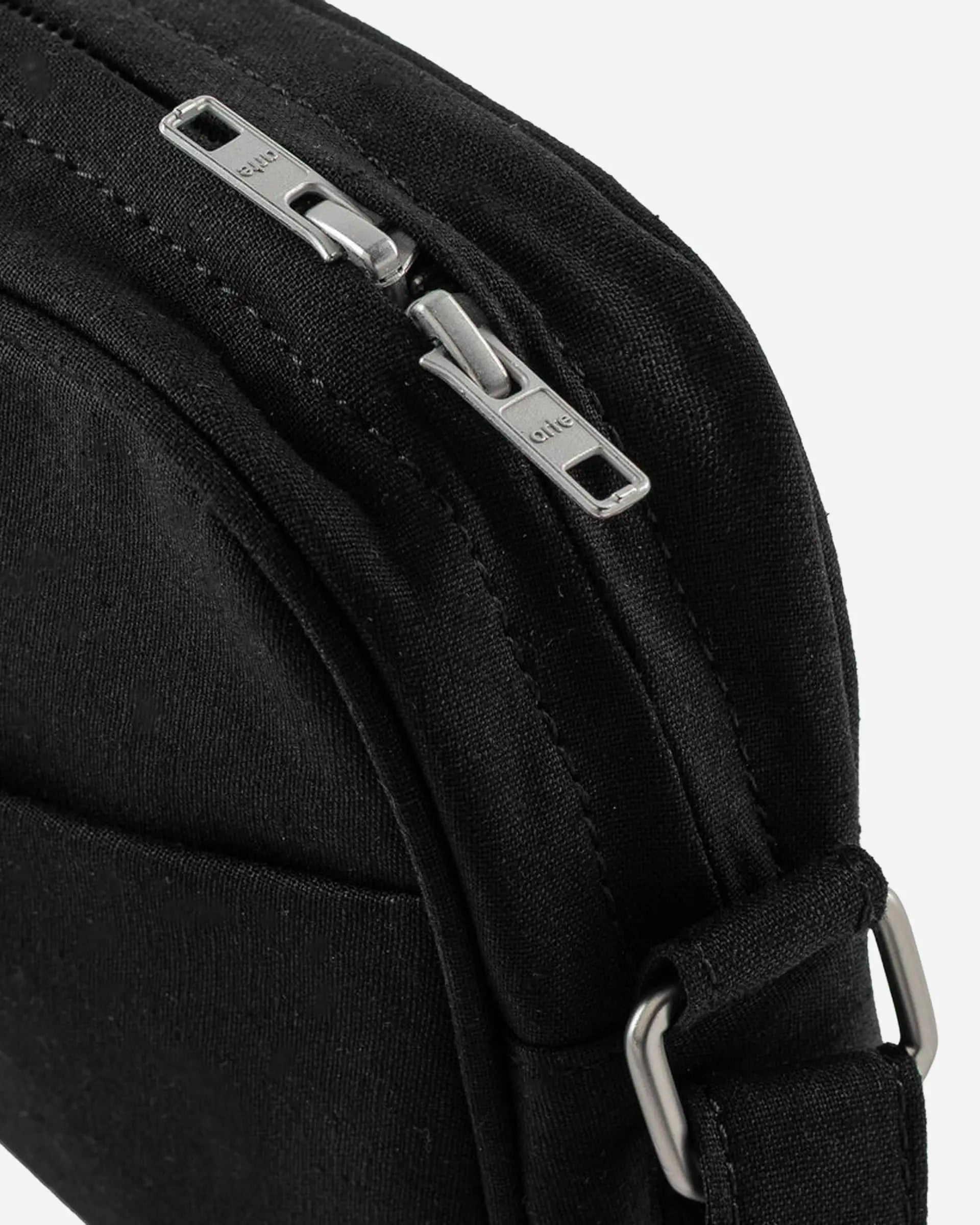 Baka Linen Shoulder Bag
